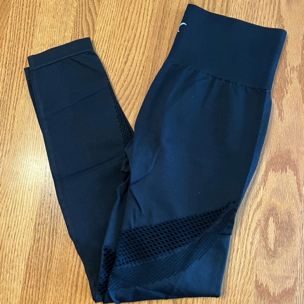 NWOT Zyia black angle performance leggings
